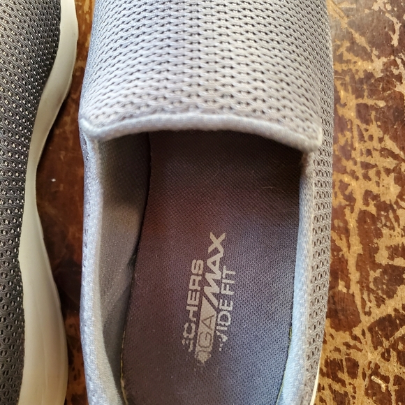Sketchers GogoMax Wide Fit Men's Sneakers, Size 9 - Picture 4 of 7